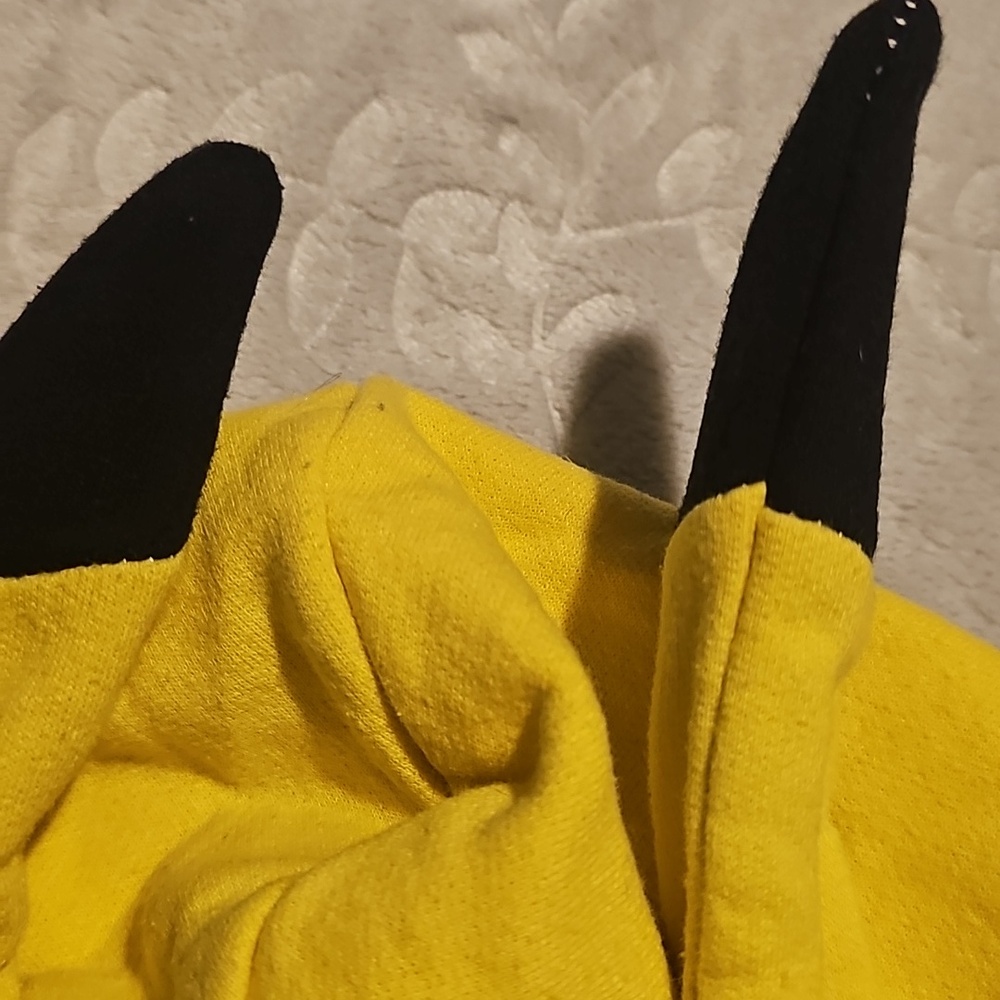 Kids XL Pikachu Yellow Hooded Kids Jacket with Pokeball Zipper - Picture 4 of 7